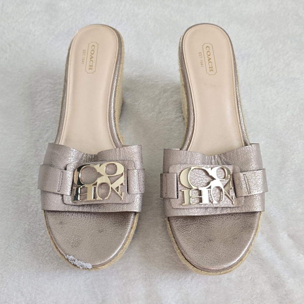 Women's Coach Wedge Heel Shoes Beige Leather Platform Slides Size 10 Gold Logo